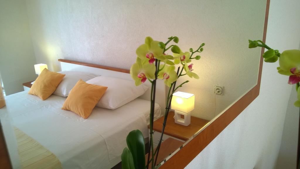 Apartments Kristina Хвар Стая снимка