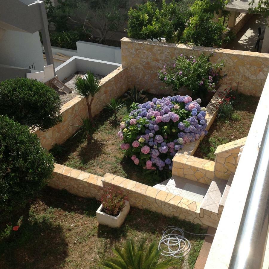 Apartments Kristina Хвар Екстериор снимка
